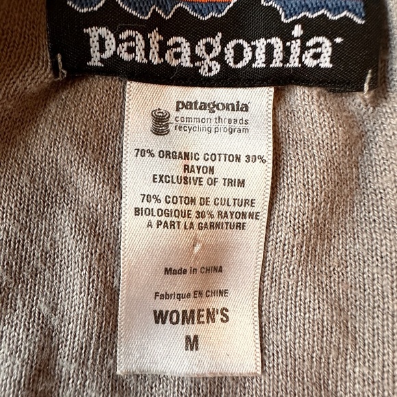 Patagonia Women's Medium Gray Knit cardigan with black buttons - Picture 4 of 4